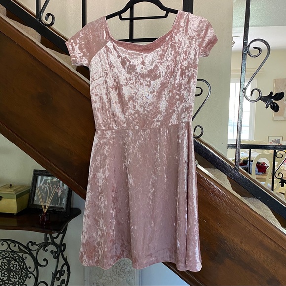 NWT LoveAdy Mauve Crushed Velvet Dress - Picture 4 of 5